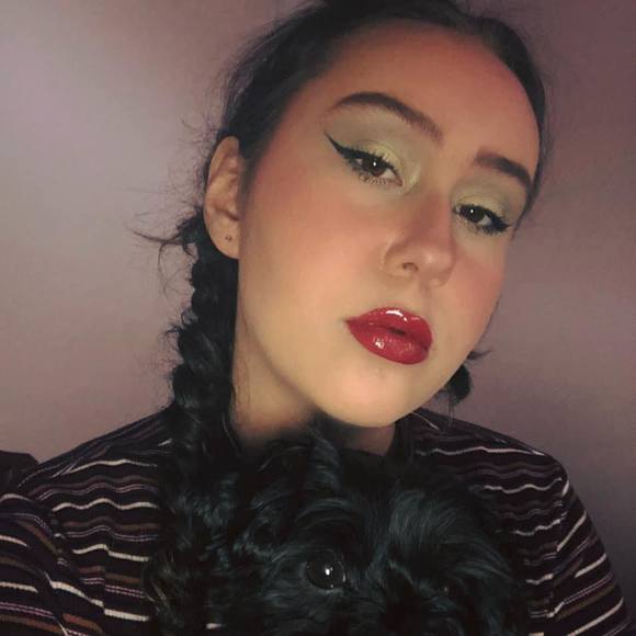 Meet your Posher, Clémence - Picture 1 of 1